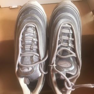 Nike air Max 97 gray gun smoke white Womens sz 7 NWT Nike air Max 97 gray gun smoke white Womens sz 7 NWT